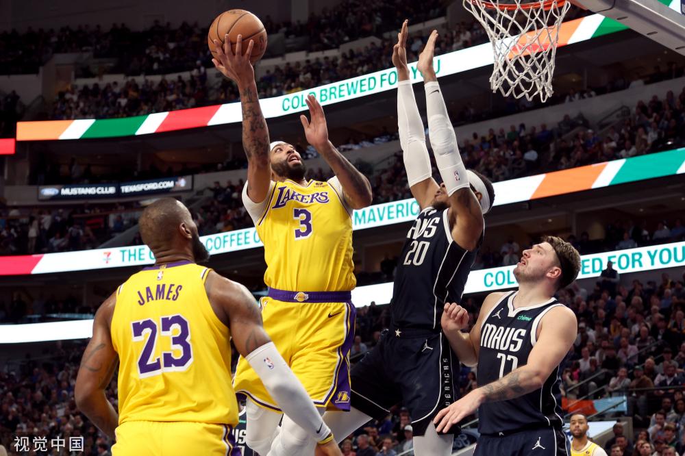 由人工智能 由人工智能